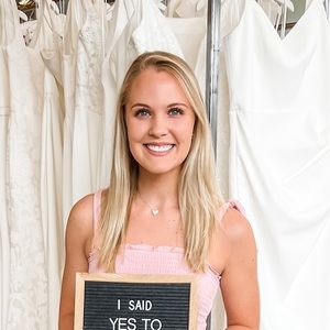 Meet your Posher, Lauren